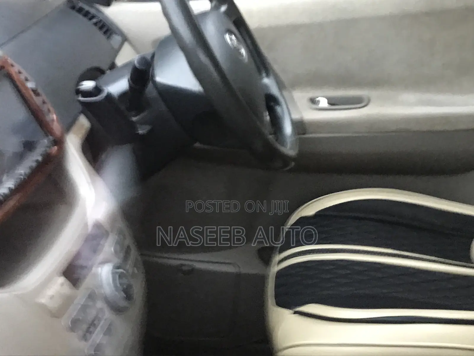 Toyota Noah 2005 Gold
