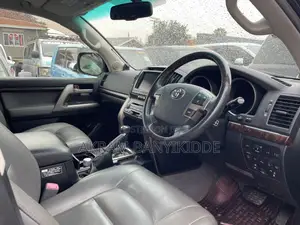 Toyota Land Cruiser Prado 2018 Black