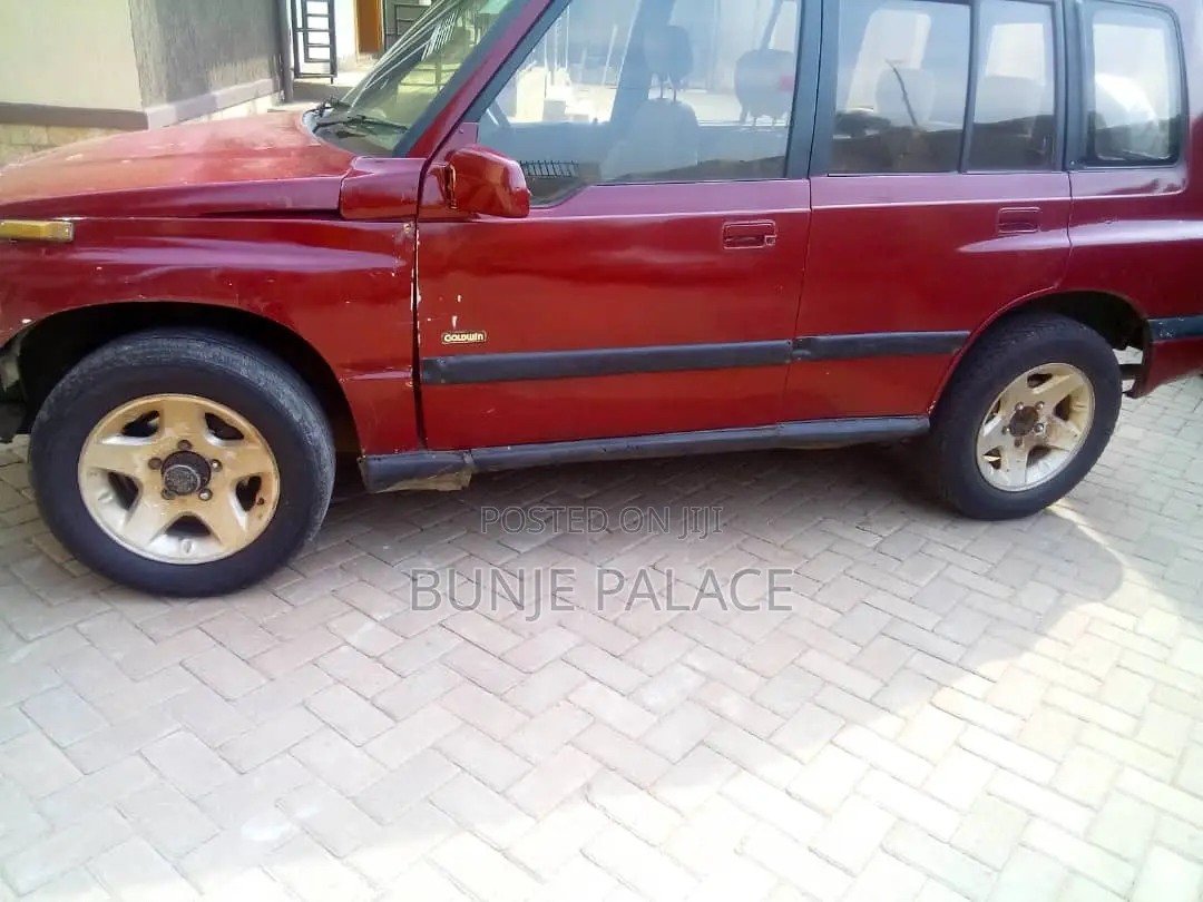 Suzuki Escudo 1993 Red