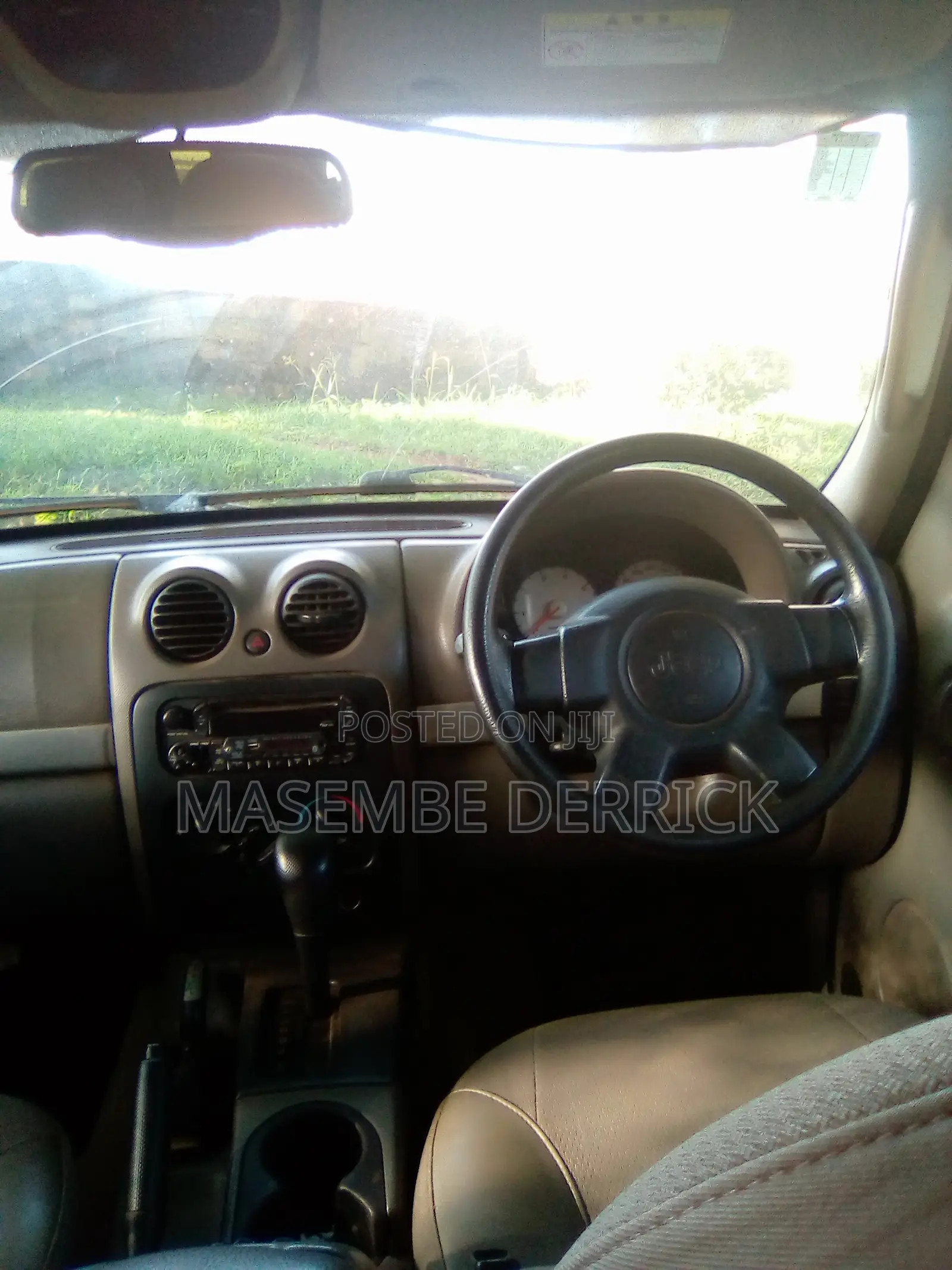 Jeep Cherokee 2003 Beige