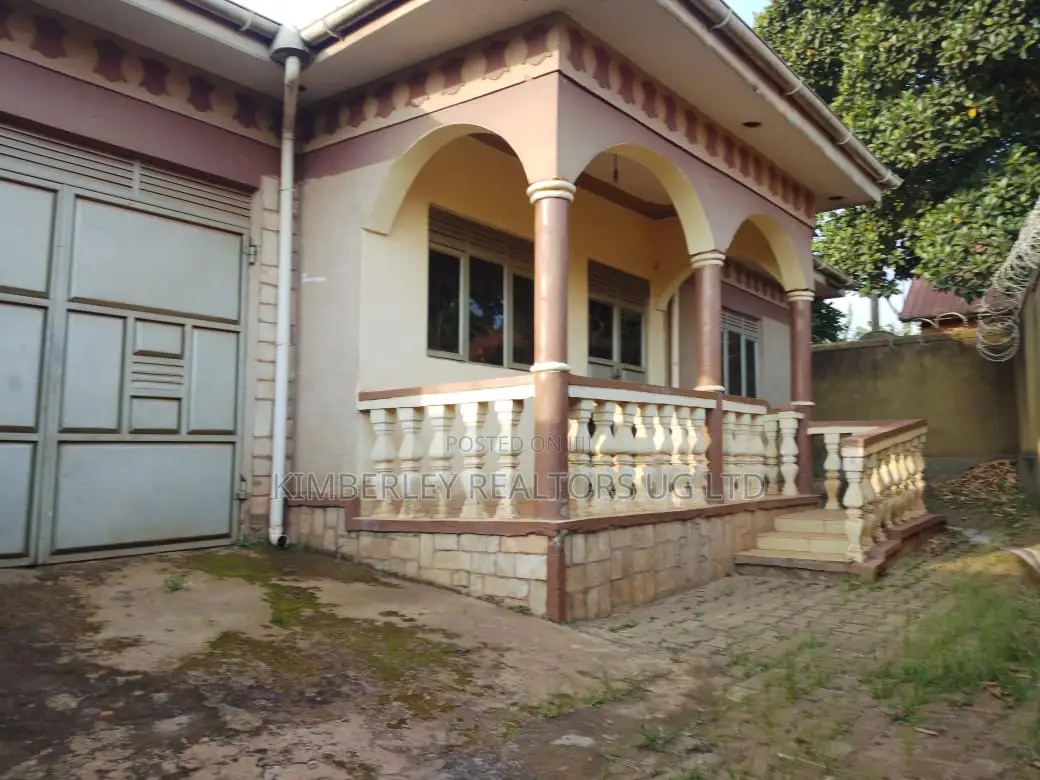 3bdrm House in Division A for sale