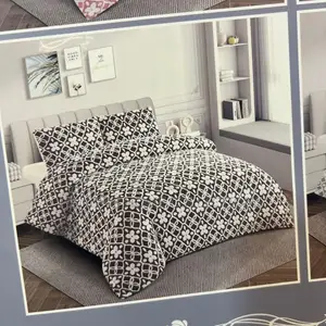 6 by 6 Tuft Duvet With 4 Pieces