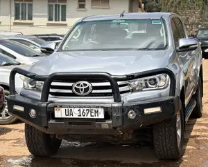 Toyota Hilux Revo Double Cab Deisel 2.8 AWD 2018 Silver