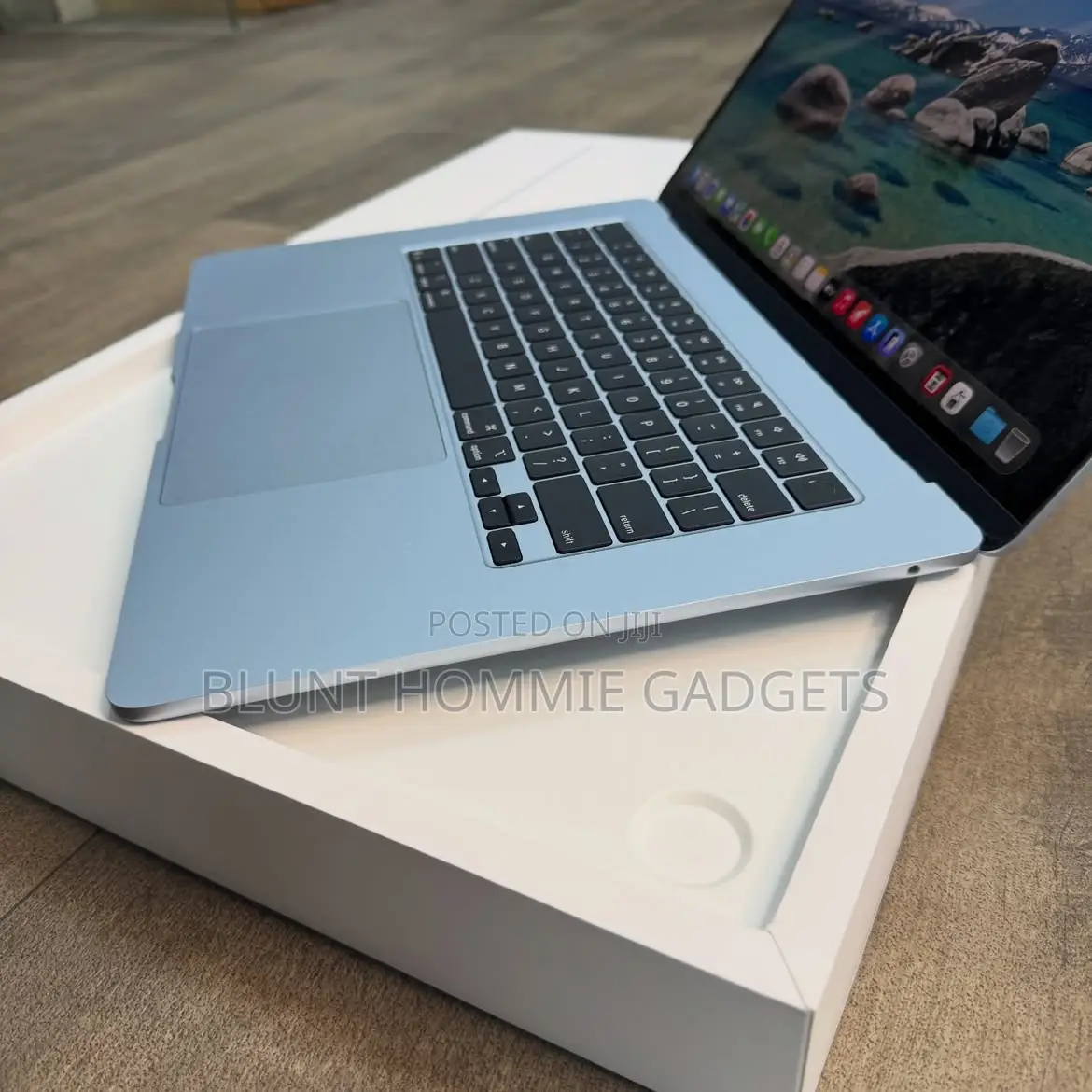 New Laptop Apple MacBook Air 2025 M4 16GB Apple M4 SSD 256GB