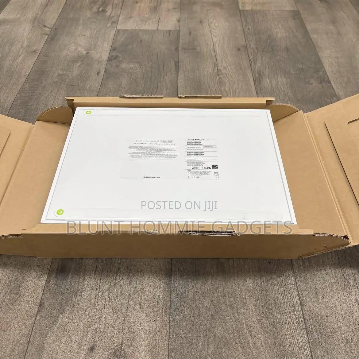 New Laptop Apple MacBook Pro 2023 M2 Pro 16GB Apple M2 SSD 512GB