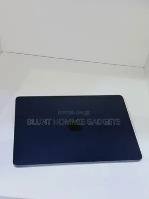 Laptop Apple MacBook Air 2025 M4 8GB Apple M4 SSD 512GB