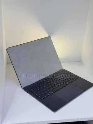 Laptop Apple MacBook Air 2025 M4 8GB Apple M4 SSD 512GB