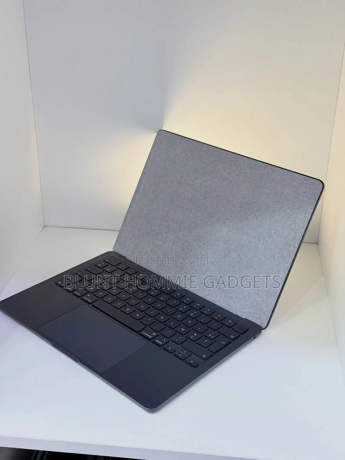 Laptop Apple MacBook Air 2025 M4 8GB Apple M4 SSD 512GB