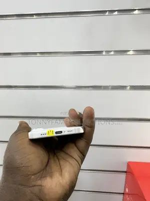 Apple iPhone 16 128 GB Silver