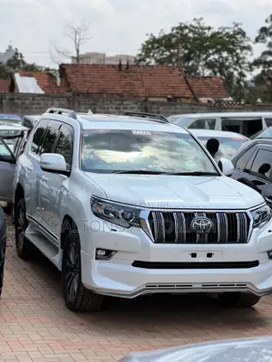 Toyota Land Cruiser Prado 2.8 2022 White