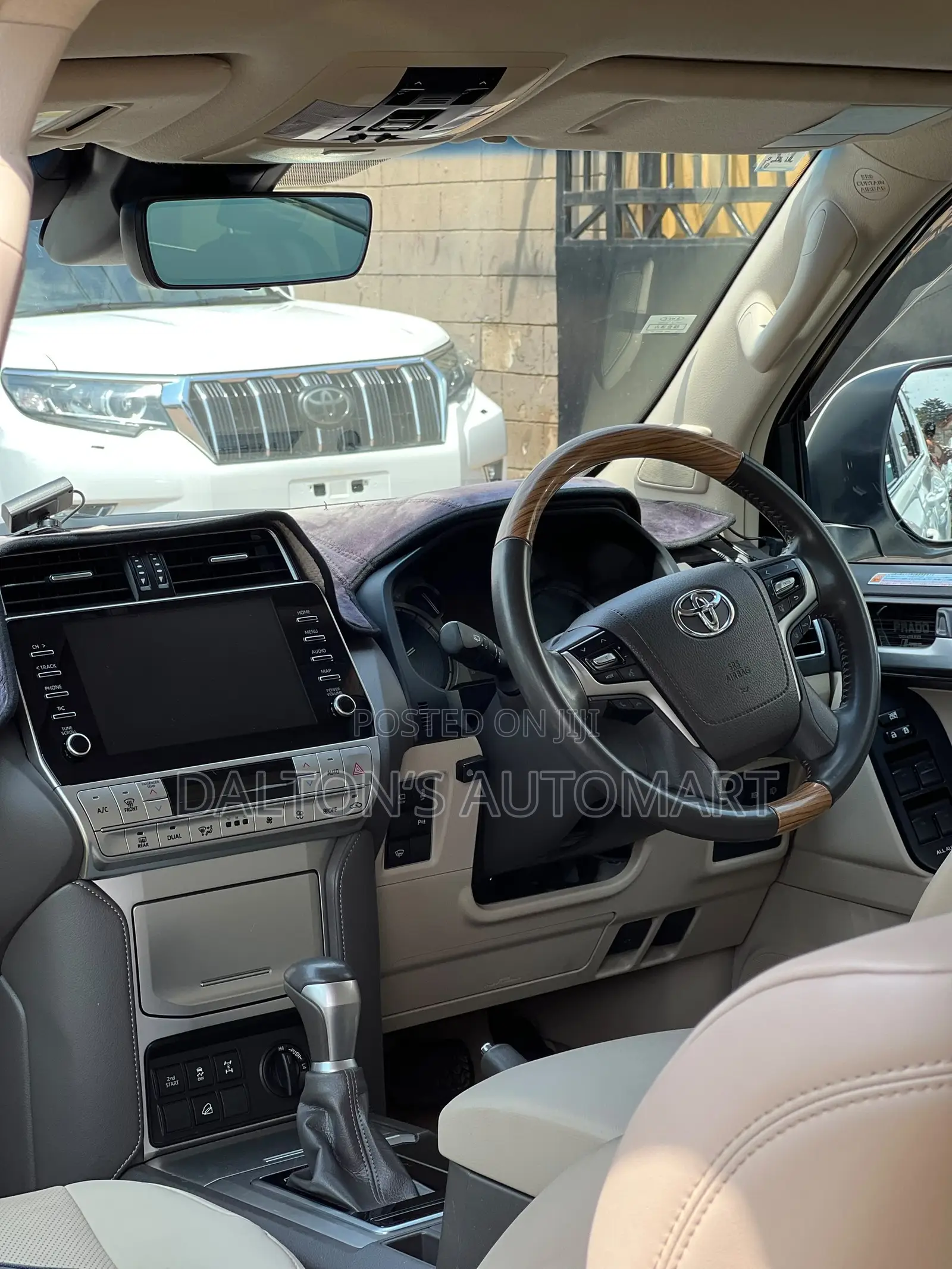 Toyota Land Cruiser Prado 2.8 2022 White