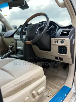 Toyota Land Cruiser Prado 2.8 2022 White