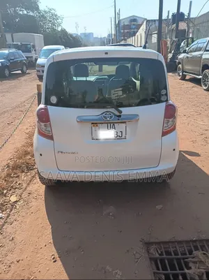 Toyota Ractis 2011 White