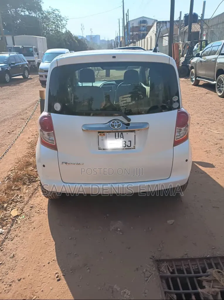 Toyota Ractis 2011 White