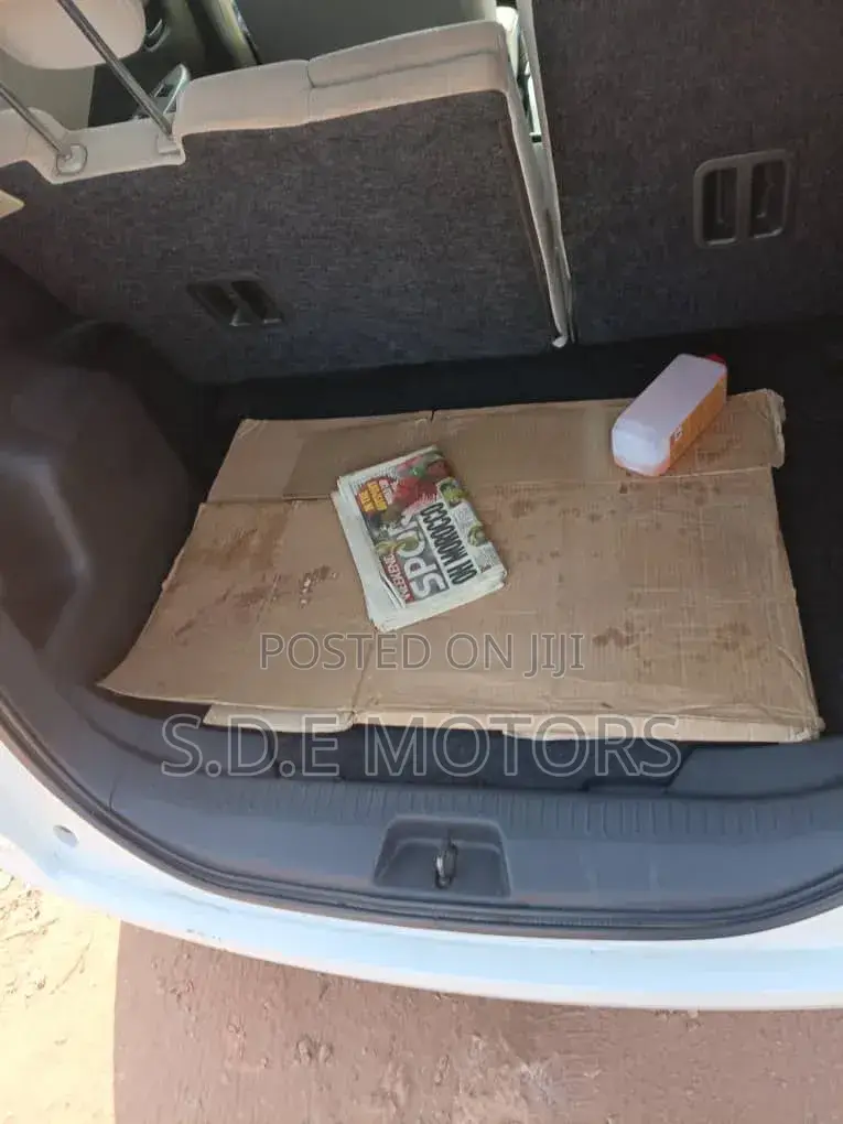 Toyota Ractis 1.3 FWD 2011 White