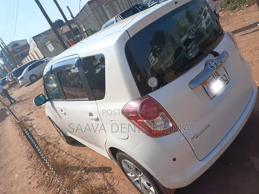 Toyota Ractis 2011 White