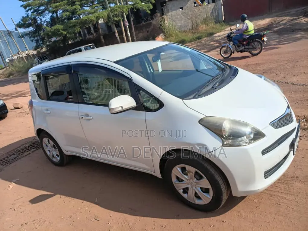 Toyota Ractis 2011 White