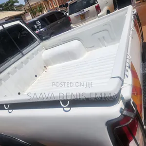 Nissan Hardbody 2010 White