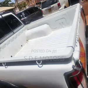 Nissan Hardbody 2010 White