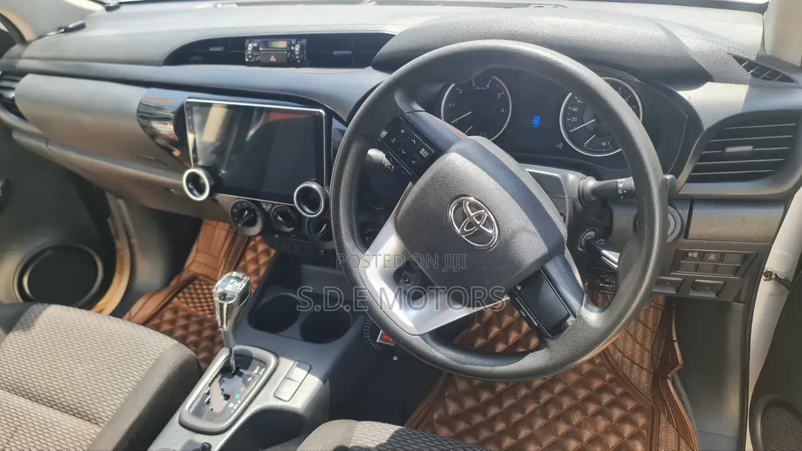 Toyota Hilux 2017 White