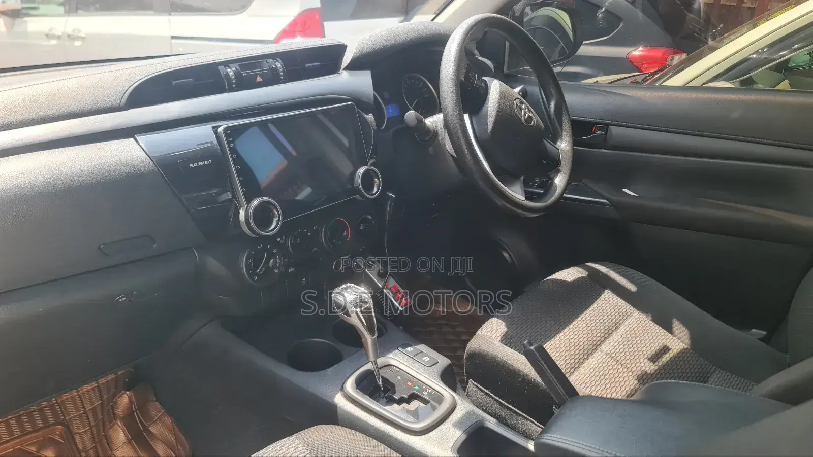 Toyota Hilux 2017 White