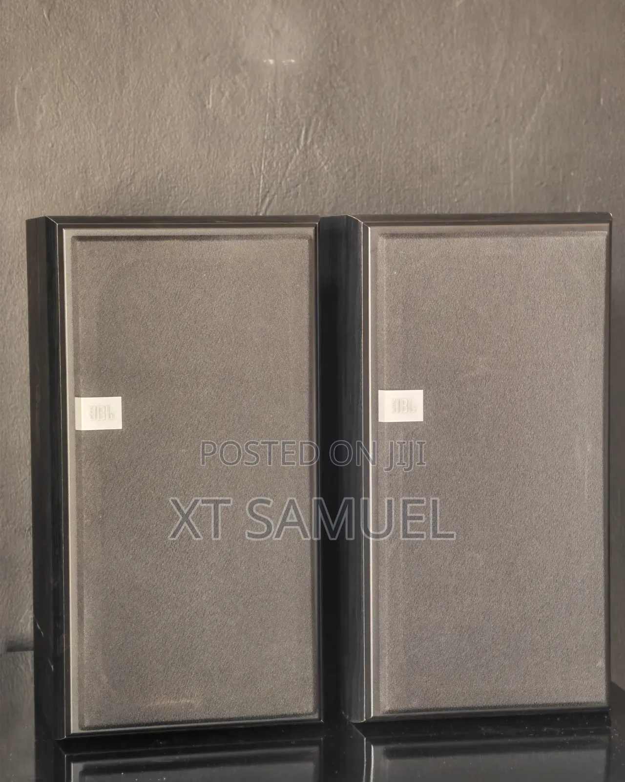 JBL Bookshelf Speakers (Pair), Natural Very Balanced Sound