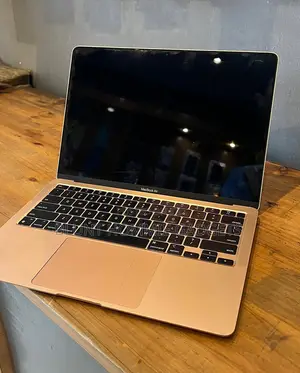 Laptop Apple MacBook Pro 2020 M1 8GB Intel Core i5 SSD 256GB