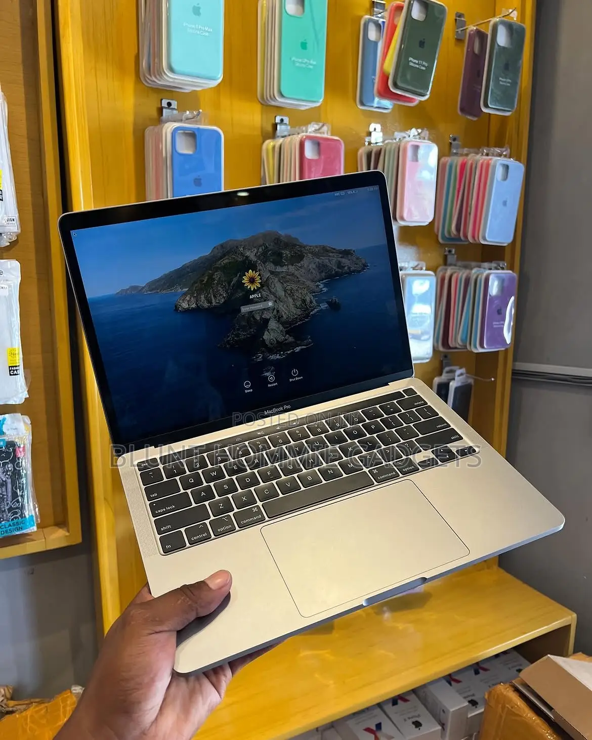 Laptop Apple MacBook Pro 2020 M1 8GB Intel Core i5 SSD 256GB
