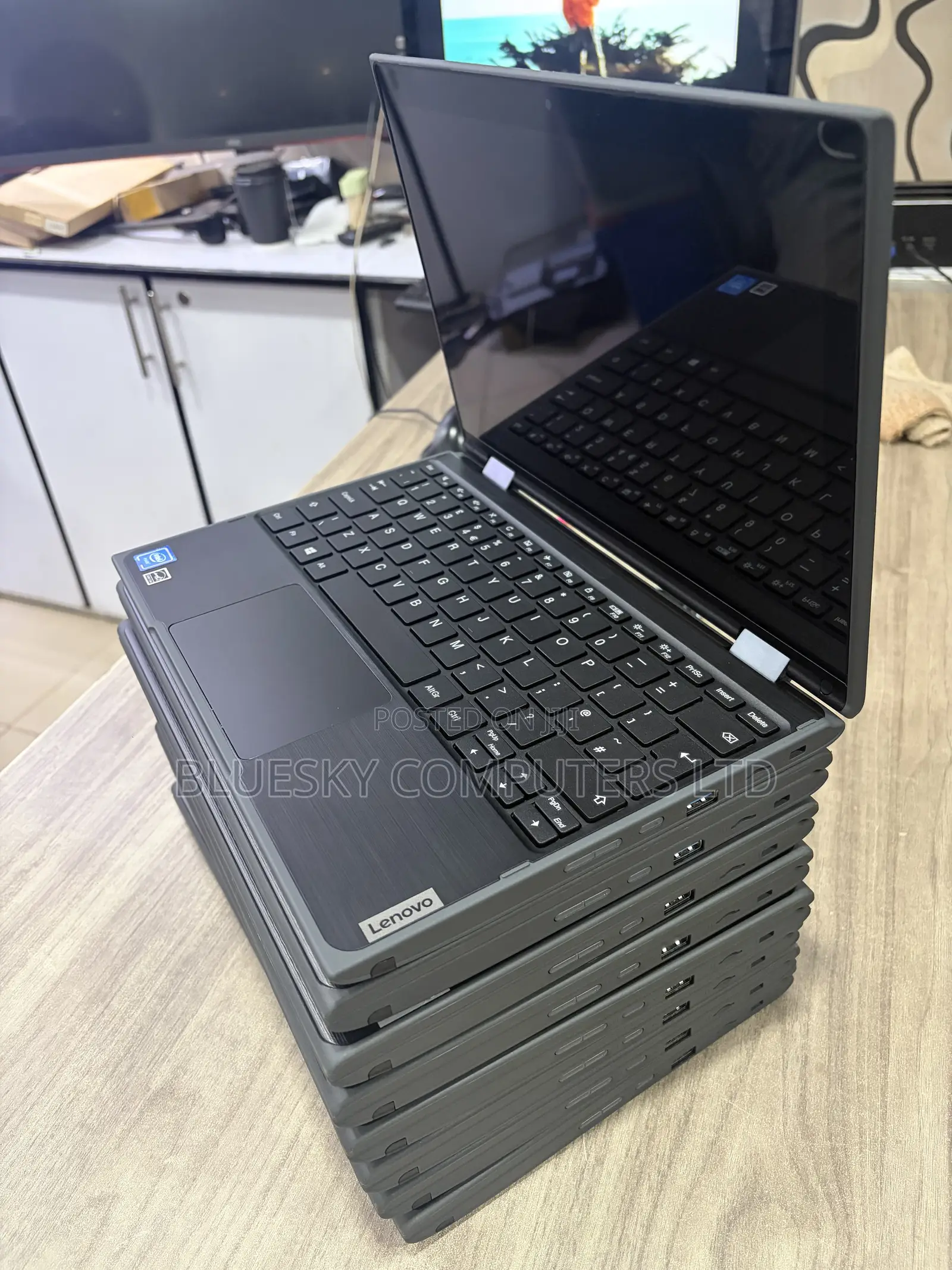 New Laptop Lenovo 300e 4GB Intel SSD 128GB