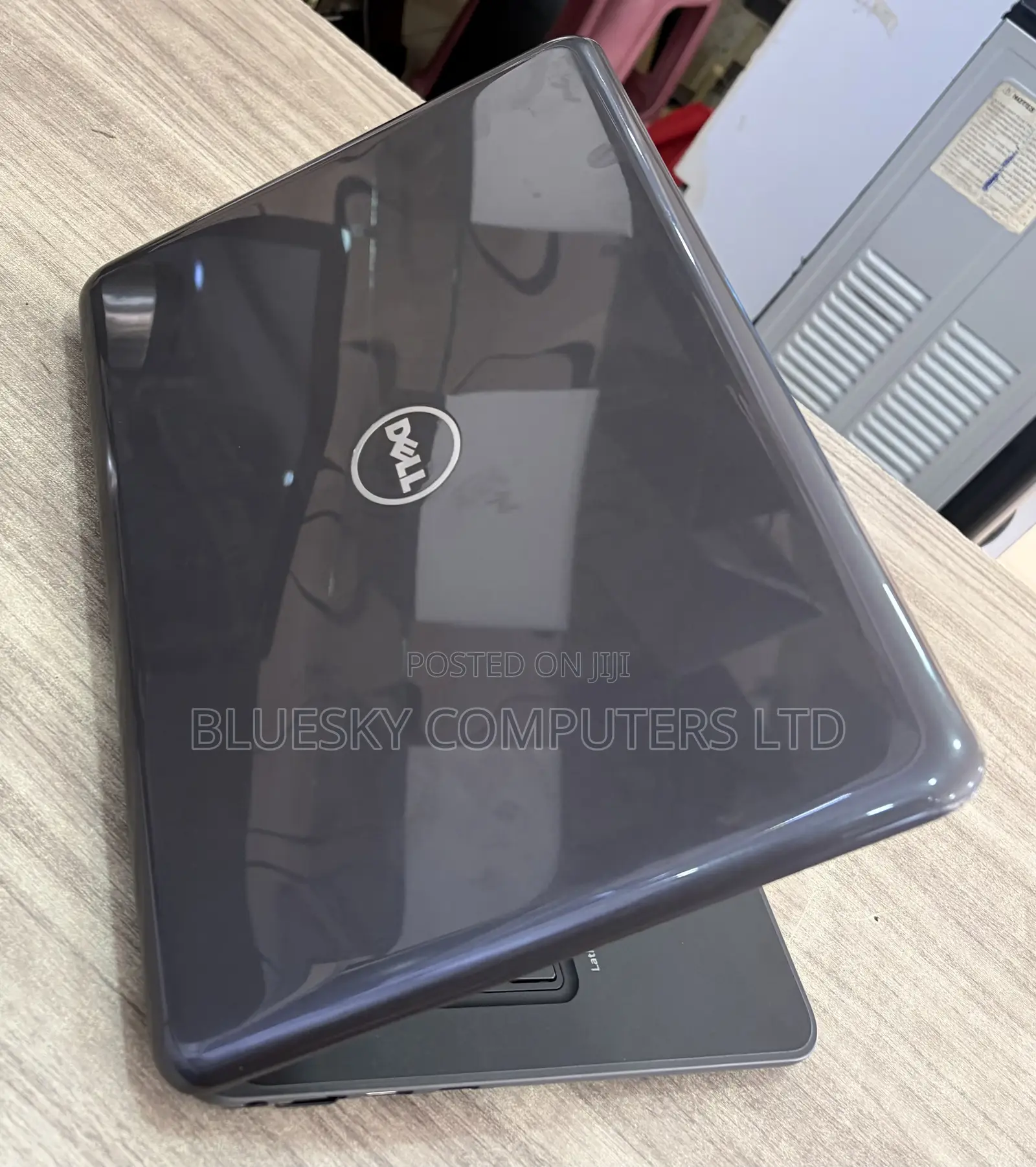 New Laptop Dell Latitude 3380 8GB Intel Core i3 HDD 500GB