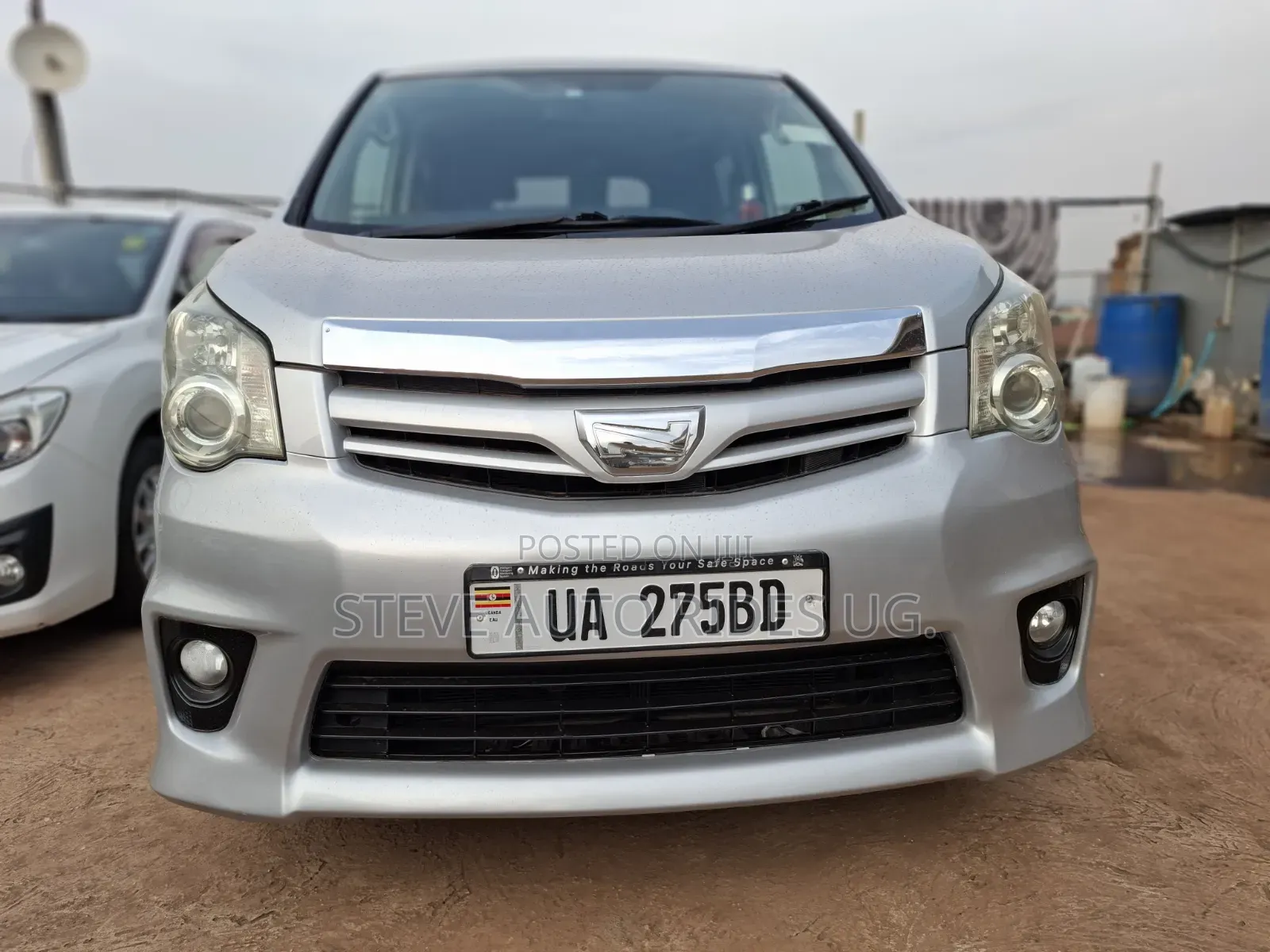 Toyota Noah 2012 Silver