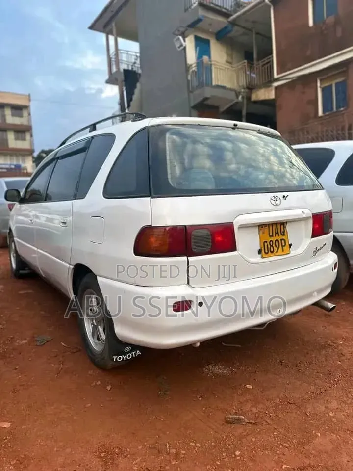 Toyota Ipsum 1998 White