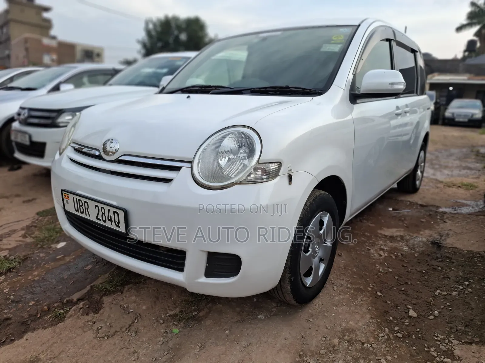 Toyota Sienta 2011 White