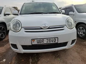 Toyota Sienta 2011 White