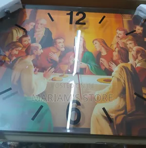 Rectangular Wall Clock Features a Holographic Image on a Glass Surface