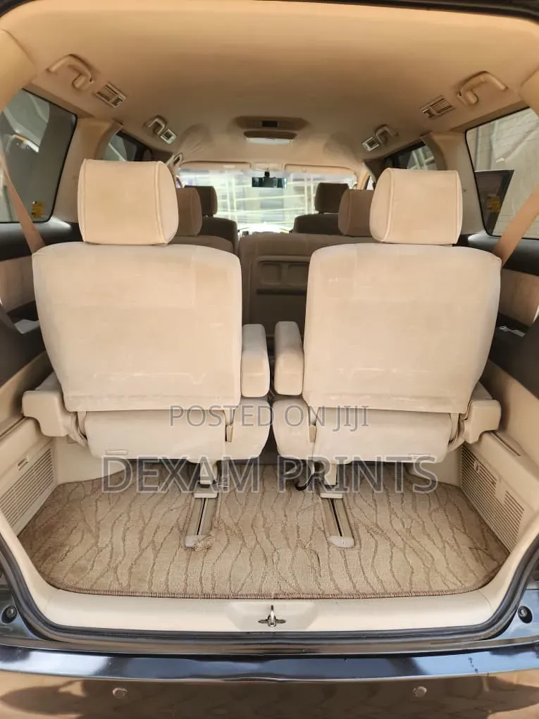 Toyota Alphard 2.4 Petrol AWD 2003 Silver