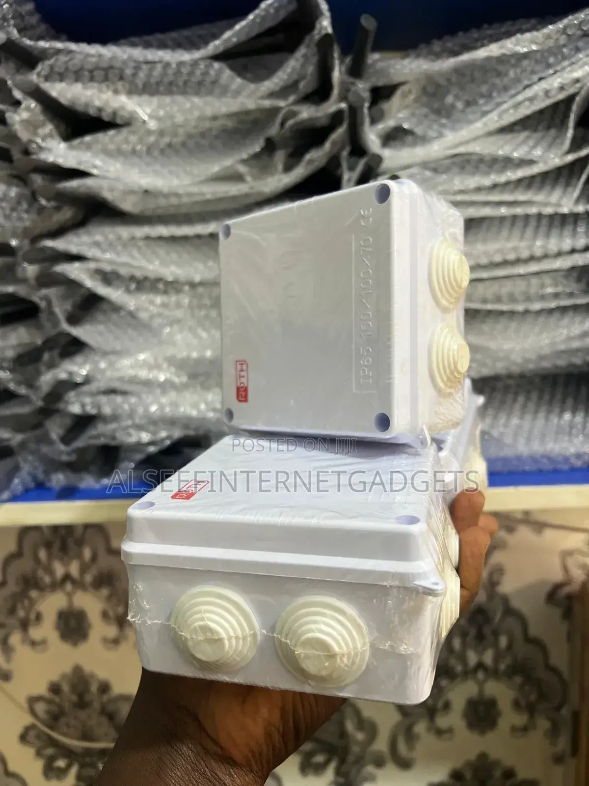 Adaptable Boxes/Junction Boxes