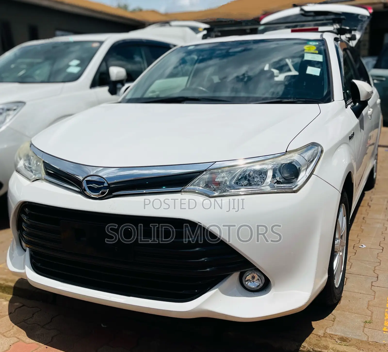 Toyota Corolla Fielder 1.5 Hybrid FWD 2017 White