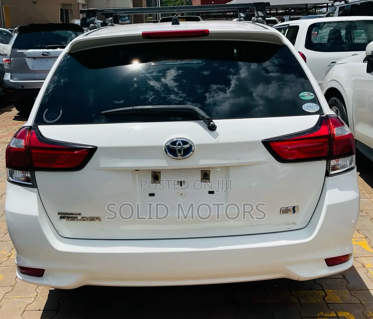 Toyota Corolla Fielder 1.5 Hybrid FWD 2017 White