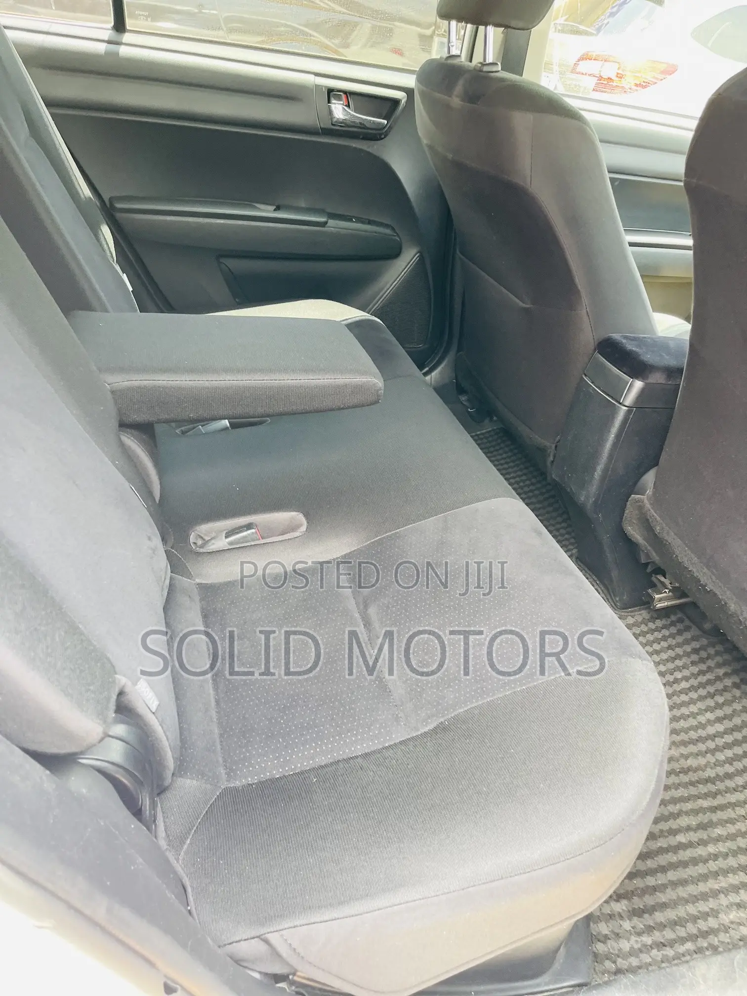 Toyota Corolla Fielder 1.5 Hybrid FWD 2017 White