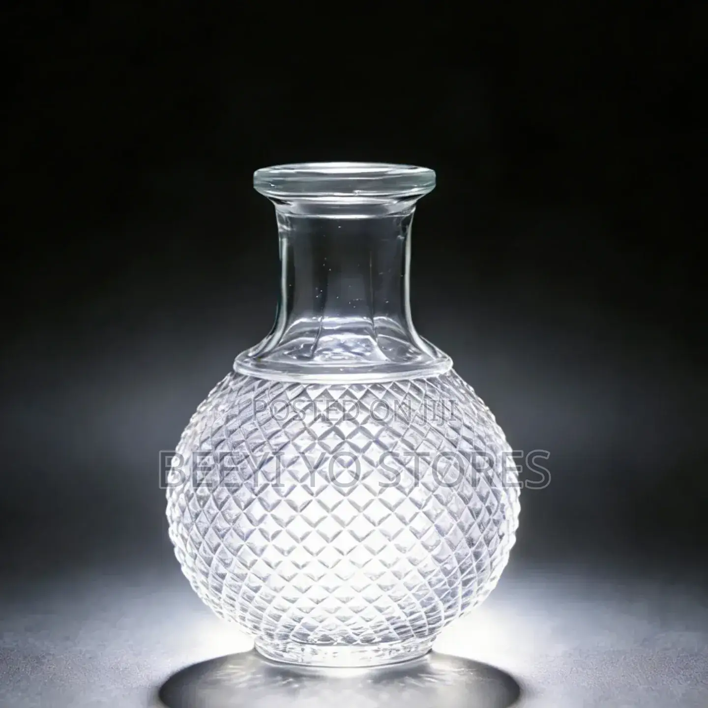 Elegant Diamond-textured Decorative Glass Vase