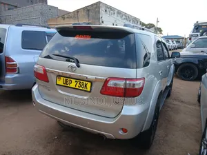Toyota Fortuner 2012 Silver