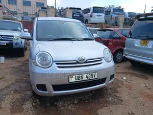 Toyota Sienta 2008 Silver