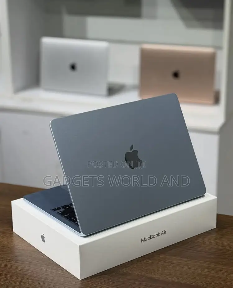 New Laptop Apple MacBook Air 16GB Apple M4 SSD 256GB