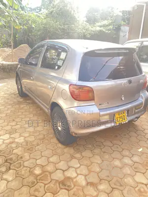 Toyota Vitz 1.3 FWD 5dr 2001 Gray