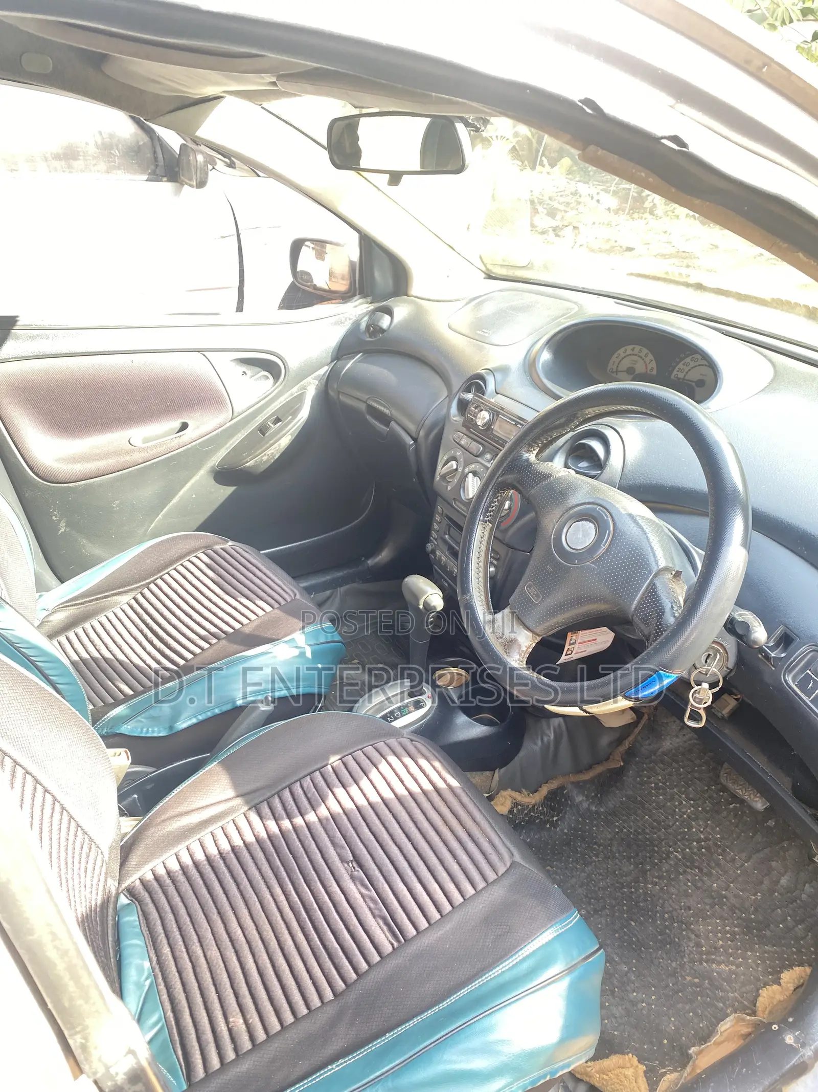 Toyota Vitz 1.3 FWD 5dr 2001 Gray