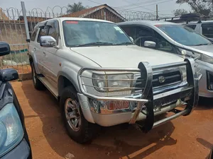 Toyota Hilux Surf 1998 White
