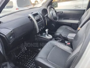 Nissan X-Trail 2010 Silver
