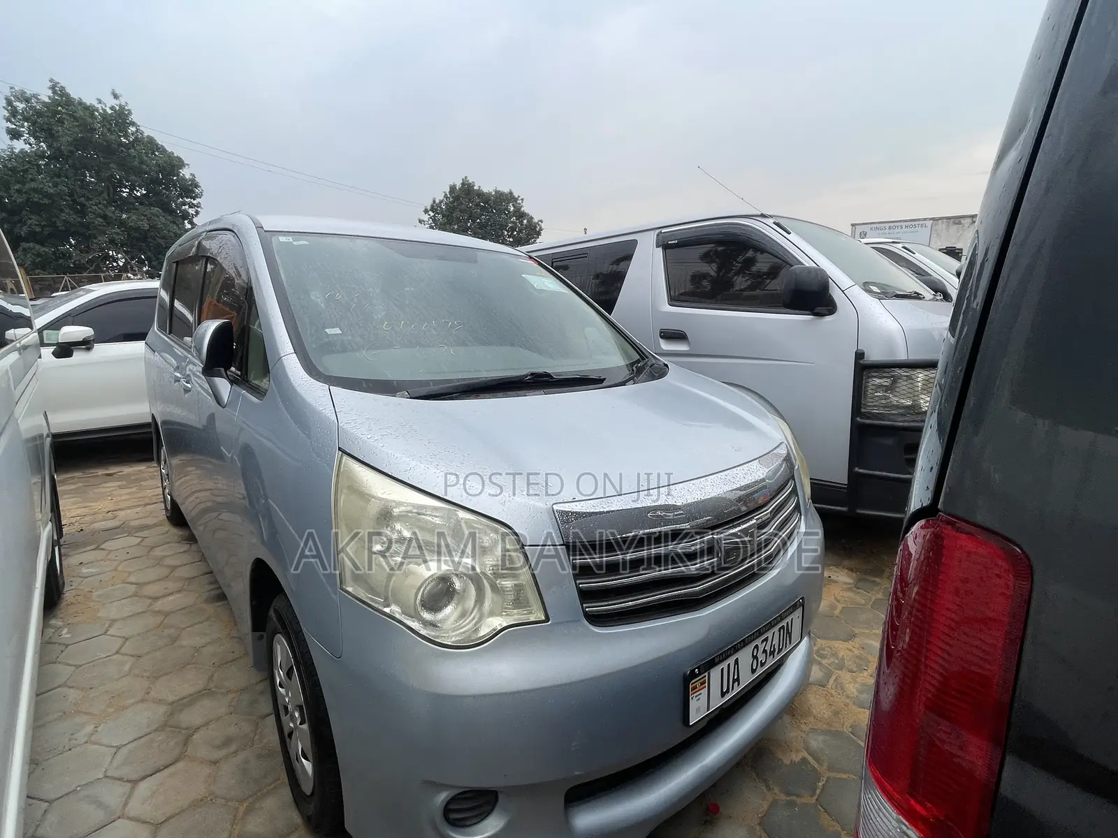Toyota Noah 2012 Silver