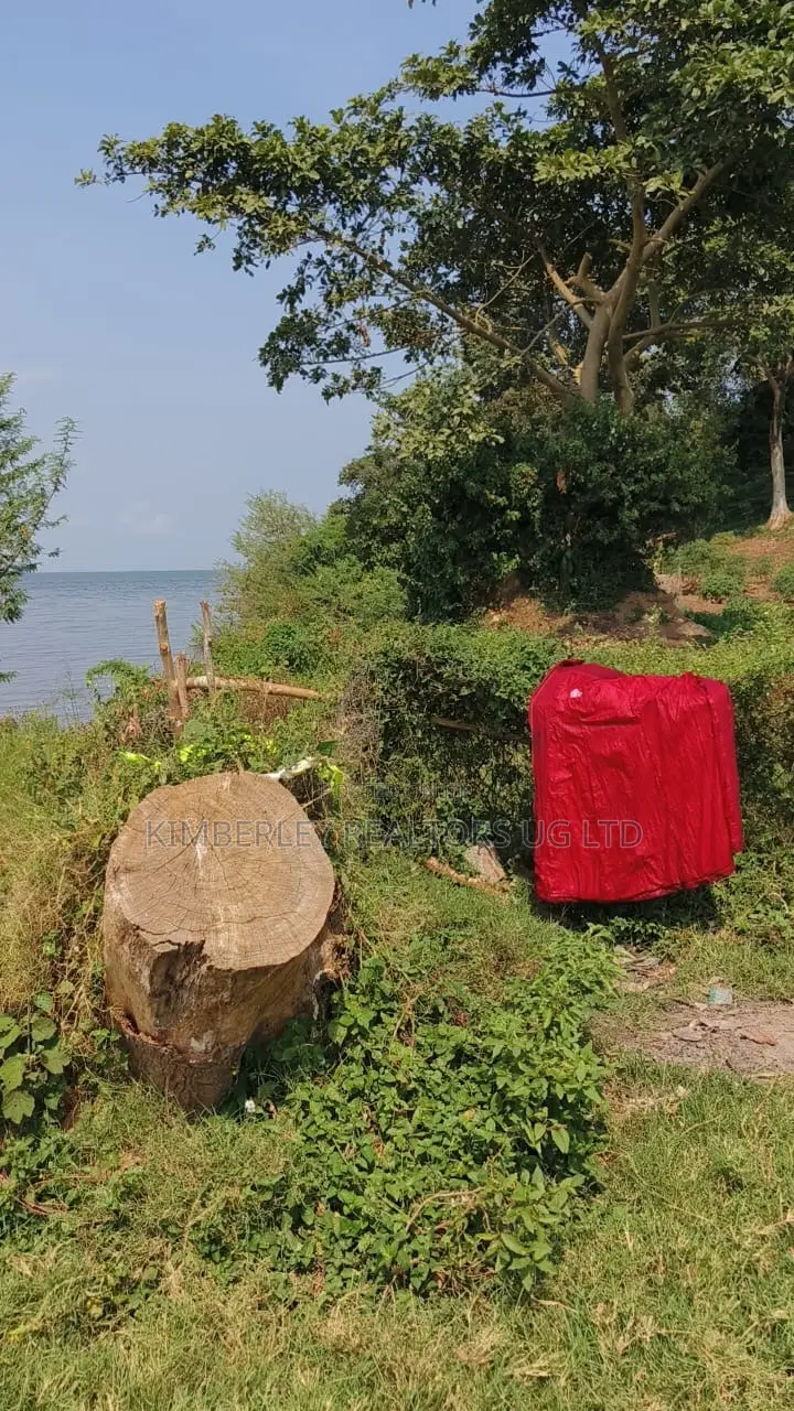  Land for Sale – Entebbe Road Garuga